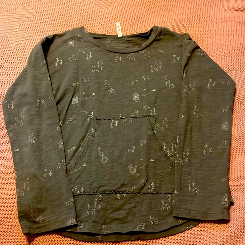 Long sleeve unisex size 8-9